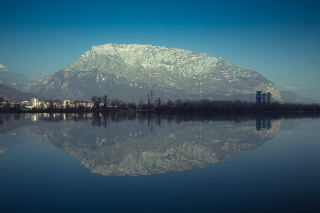Mountain reflecting in lake, Grenoble