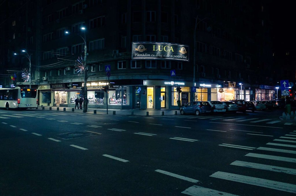 Intersection at night, Bucharest